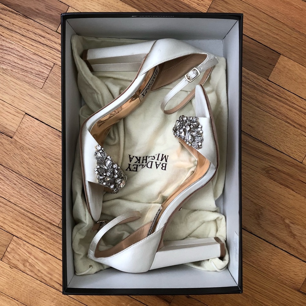 Badgley Mischka Barby Heels in Ivory